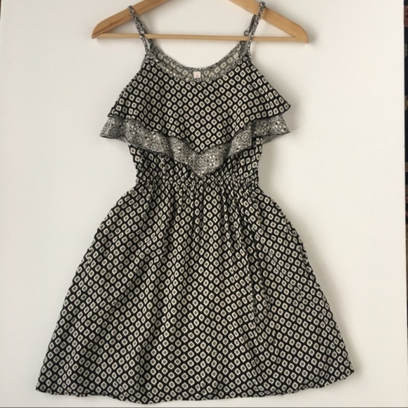 Dress - Picture 1 of 4